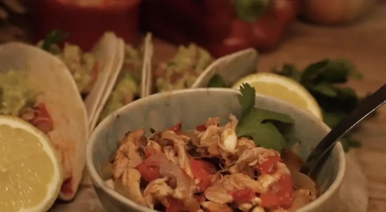 Preparación de los tacos de carne de conejo